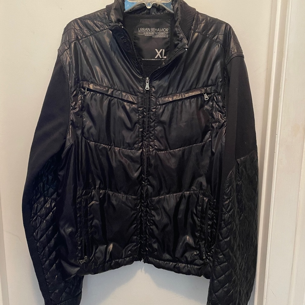 Men’s Urban Behavior Jacket Size XL